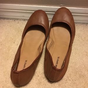Tan flats